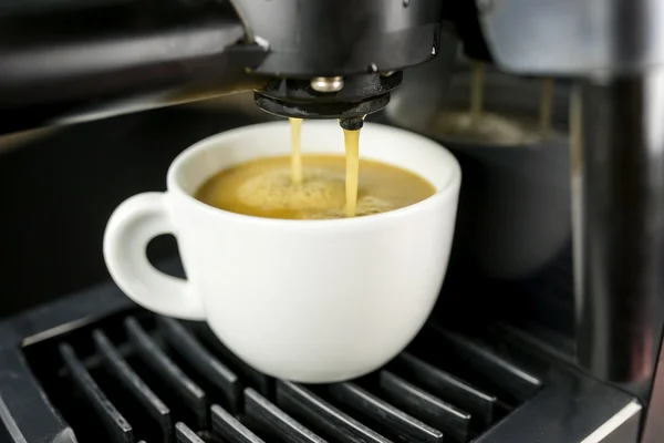 Máquina haciendo espresso — Foto de Stock