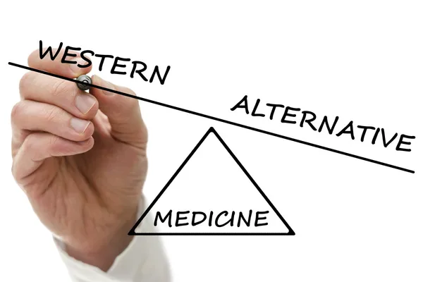 Medicina ocidental vs medicina alternativa — Fotografia de Stock