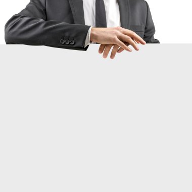 elleri boş bir tabelada istirahat iş adamı