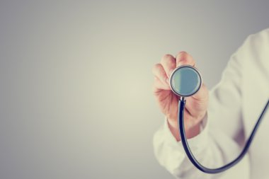 bir doktor bir stetoskop ile Retro görüntü