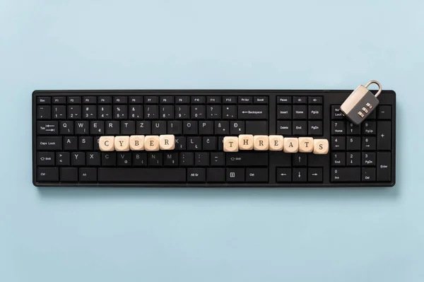 Conceptual Image Online Crime Computer Keyboard Wooden Dice Spelling Cyber — Stok fotoğraf