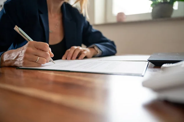 Low Angle View Businesswoman Sitting Her Office Desk Signing Contract — Foto de Stock