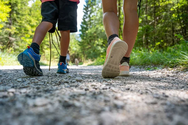 Low Angle View Caucasian Mother Child Walking Hiking Footpath Green — Fotografia de Stock