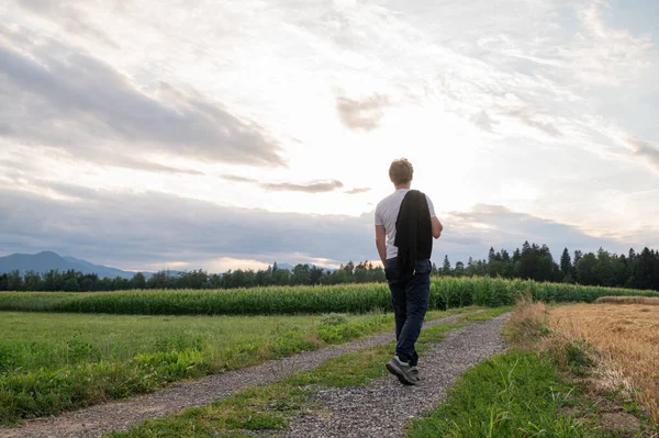 View Man Walking His Jacket Shoulder Throug Beautiful Landscape Sawn — Foto Stock