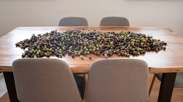 Pile Freshly Picked Homegrown Organic Olive Fruits Domestic Wooden Table — Stock fotografie