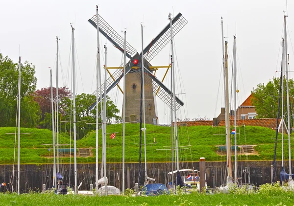 Moulin à vent néerlandais — Photo