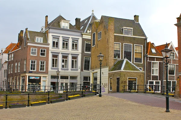 Cena de rua em Dordrecht, Países Baixos Fotos De Bancos De Imagens