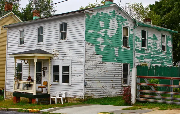 バージニアの田舎の荒廃の家 ストック写真