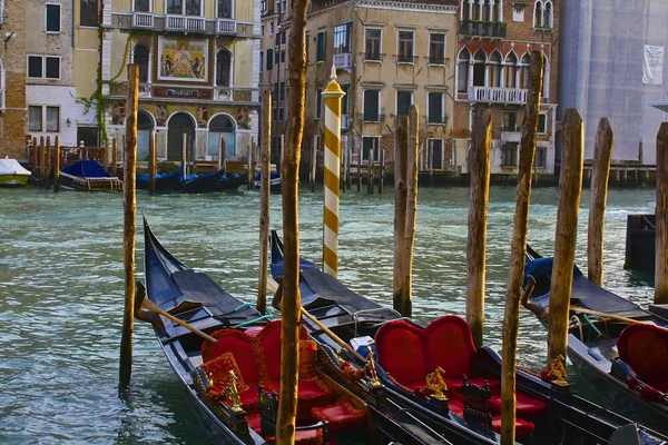 Gondolas and the Grand Canal — Stock Photo, Image