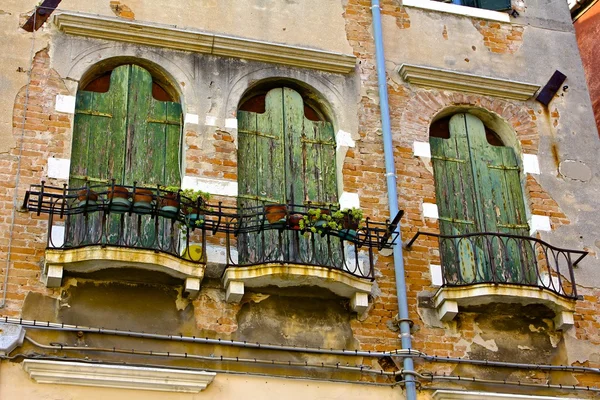 Balconies and Old Wooden Doorways on Venetian Building — Stock Photo, Image