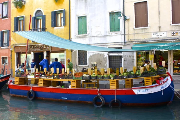 Marché flottant italien — Photo