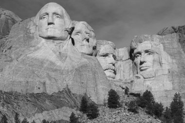 siyah beyaz rushmore Dağı