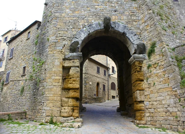 Antico portale etrusco, Italia — Foto Stock