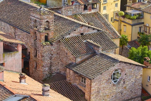 Středověký kostel, lucca, Itálie — Stock fotografie