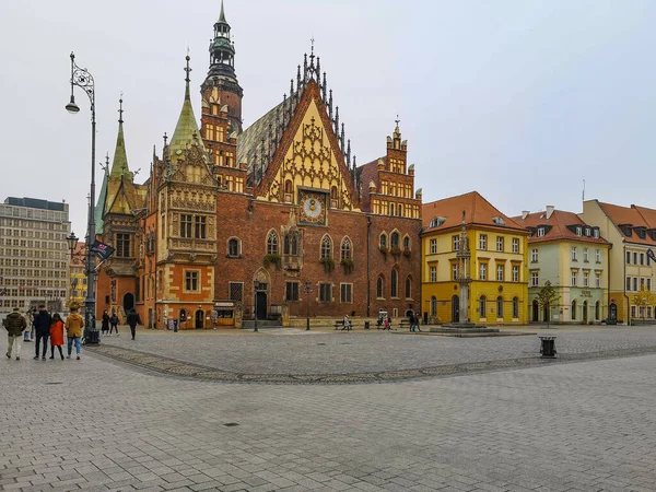 Wroclaw Lengyelország 2020 November Városháza Homlokzata Vásártéren Felhős Napokon — Stock Fotó