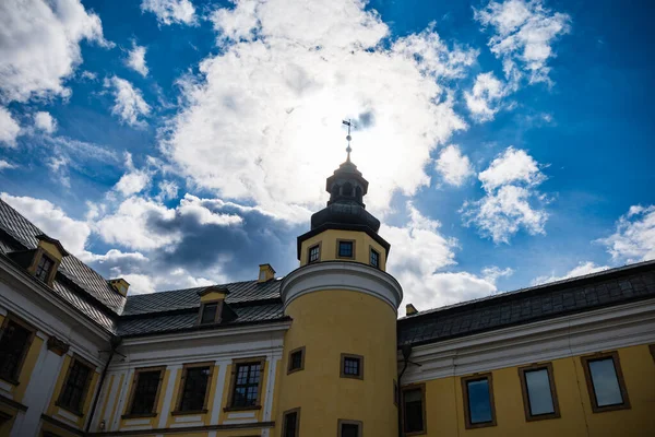 Legnica Polonia Aprile 2021 Torre Anagrafe Centro Città Con Sole — Foto Stock