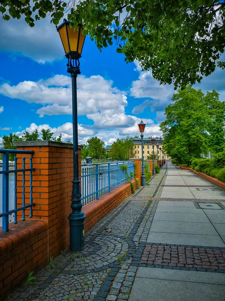 Wroclaw Poland April 2021 Walk Next Odra River Sunny Day — 스톡 사진