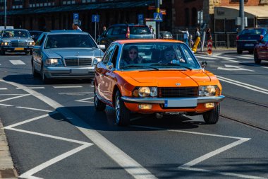 Wroclaw, Polonya - Mayıs 2021: Klasik Wroclaw Bölgesi 'nin eski eski vagonlarında gezinme