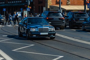 Wroclaw, Polonya - Mayıs 2021: Klasik Wroclaw Bölgesi 'nin eski eski vagonlarında gezinme