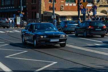 Wroclaw, Polonya - Mayıs 2021: Klasik Wroclaw Bölgesi 'nin eski eski vagonlarında gezinme