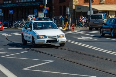 Wroclaw, Polonya - Mayıs 2021: Klasik Wroclaw Bölgesi 'nin eski eski vagonlarında gezinme