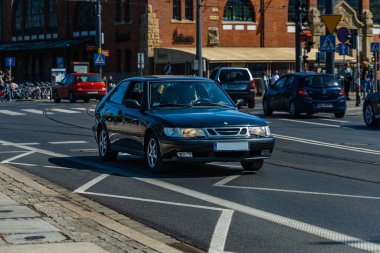 Wroclaw, Polonya - Mayıs 2021: Klasik Wroclaw Bölgesi 'nin eski eski vagonlarında gezinme