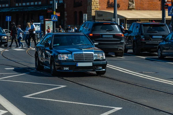 Wroclaw, Polonya - Mayıs 2021: Klasik Wroclaw Bölgesi 'nin eski eski vagonlarında gezinme