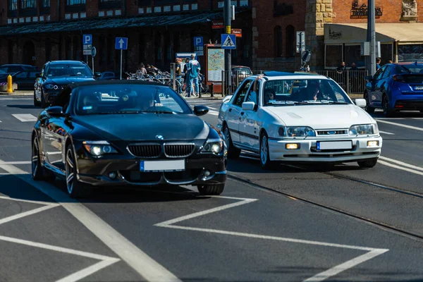 Wroclaw, Polonya - Mayıs 2021: Klasik Wroclaw Bölgesi 'nin eski eski vagonlarında gezinme