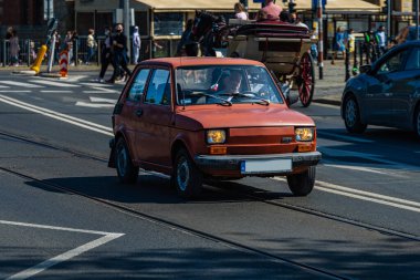 Wroclaw, Polonya - Mayıs 2021: Klasik Wroclaw Bölgesi 'nin eski eski vagonlarında gezinme