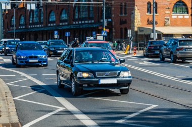 Wroclaw, Polonya - Mayıs 2021: Klasik Wroclaw Bölgesi 'nin eski eski vagonlarında gezinme