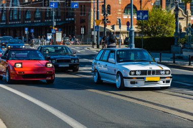 Wroclaw, Polonya - Mayıs 2021: Klasik Wroclaw Bölgesi 'nin eski eski vagonlarında gezinme