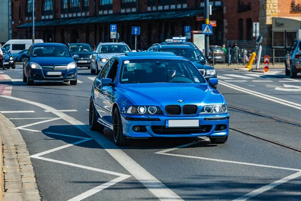 Wroclaw, Polonya - Mayıs 2021: Klasik Wroclaw Bölgesi 'nin eski eski vagonlarında gezinme