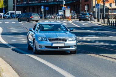 Wroclaw, Polonya - Mayıs 2021: Klasik Wroclaw Bölgesi 'nin eski eski vagonlarında gezinme