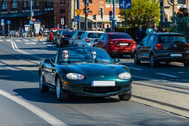 Wroclaw, Polonya - Mayıs 2021: Klasik Wroclaw Bölgesi 'nin eski eski vagonlarında gezinme