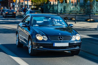 Wroclaw, Polonya - Mayıs 2021: Klasik Wroclaw Bölgesi 'nin eski eski vagonlarında gezinme