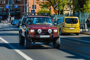 Wroclaw, Polonya - Mayıs 2021: Klasik Wroclaw Bölgesi 'nin eski eski vagonlarında gezinme