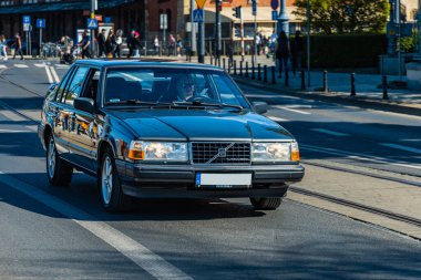 Wroclaw, Polonya - Mayıs 2021: Klasik Wroclaw Bölgesi 'nin eski eski vagonlarında gezinme