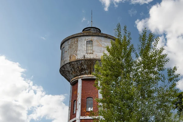 High Red Brick Tower Part Old Factory Complex — Fotografia de Stock