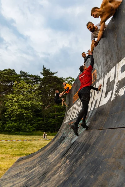 Poznan Polen Juni 2021 Hård Extrem Hinderbana Survival Race Regnig — Stockfoto