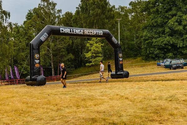 Poznań Polska Czerwiec 2021 Ciężka Trasa Przeszkód Survival Race Deszczowe — Zdjęcie stockowe