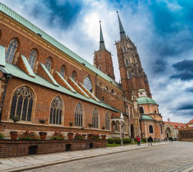 Wroclaw, Polonya - Eylül 2021: Vaftizci Aziz John Katedrali