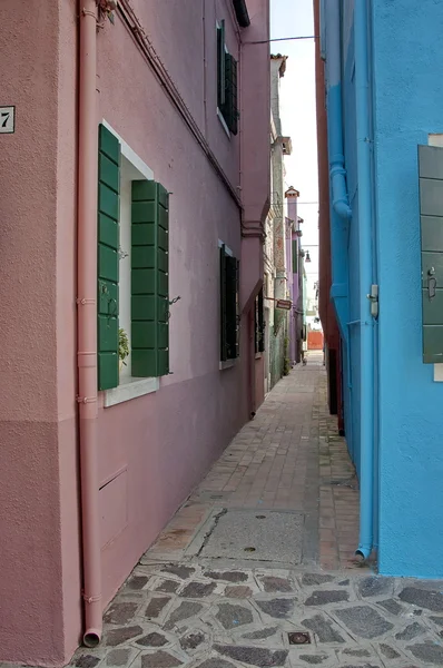 Bunte insel burano, in der nähe von venedig, italien — Stockfoto