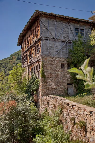 Das Felsenkloster "st dimitrii von basarbovo" — Stockfoto