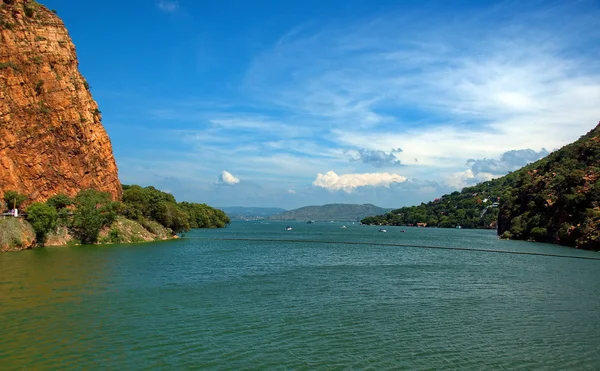 坝湖 hartbeespoortdam — 图库照片