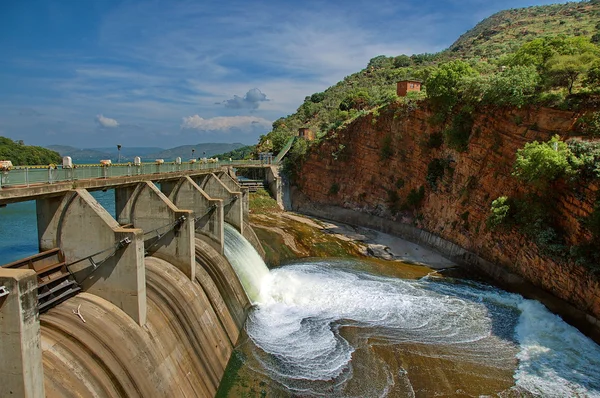 A Hartbeespoortdam árapasztó — Stock Fotó