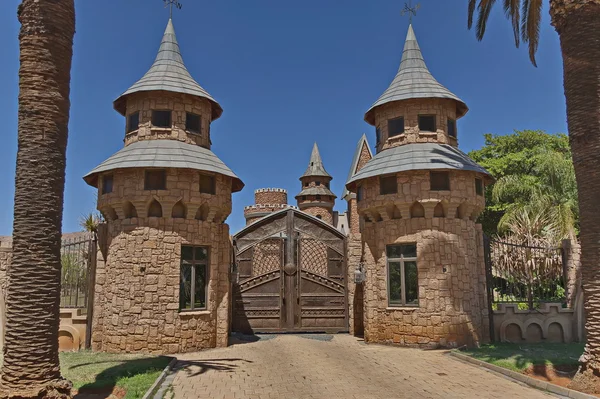 Ein Haupteingang des Chateau de nates, Südafrika — Stockfoto