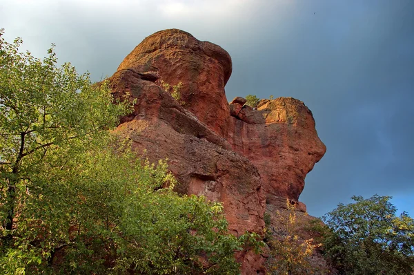 Белоградчикская скала - две скалы в подсолнечнике — стоковое фото