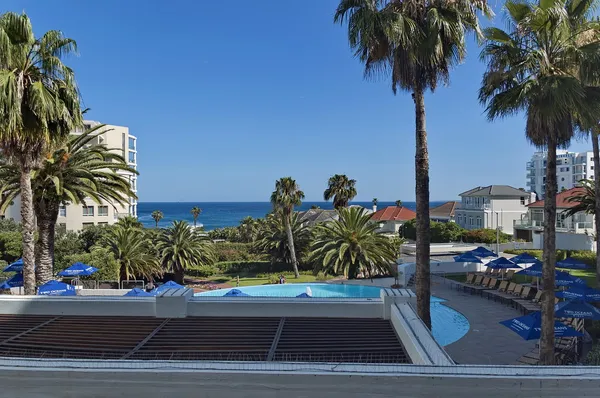 Blick aus dem Fenster an der Rezeption von protea hotel president — Stockfoto