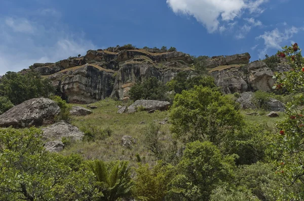 Rocha sedimentar interessante no Castelo dos Gigantes Reserva Natural de KwaZulu-Natal — Fotografia de Stock