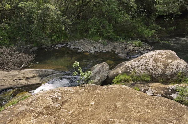 Ποταμού στο κάστρο γίγαντες Kwazulu-Natal φύση αποθεματικό — Φωτογραφία Αρχείου